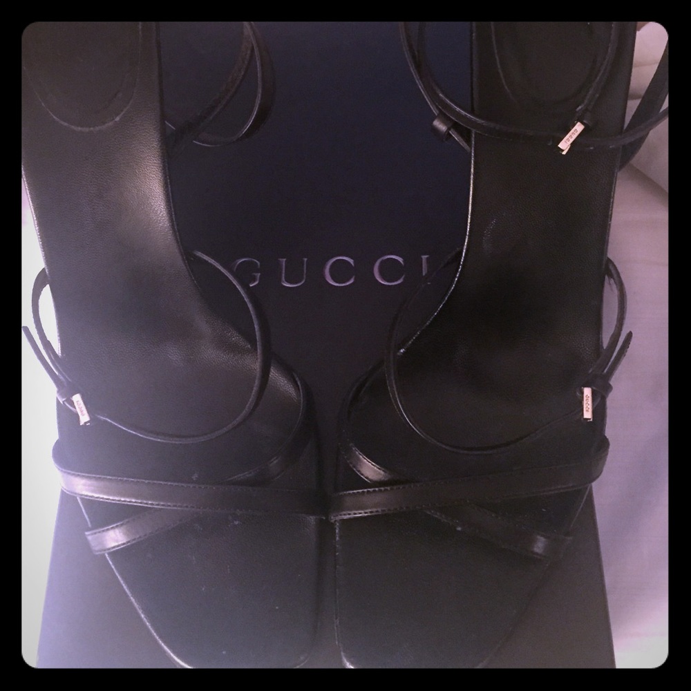 ๐ฅ๐ค๐ Gucci heels ๐ ๐ฅ๐ค - Picture 2 of 4